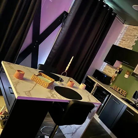 Cosy Jacuzzi Parking Privee Апартаменты *