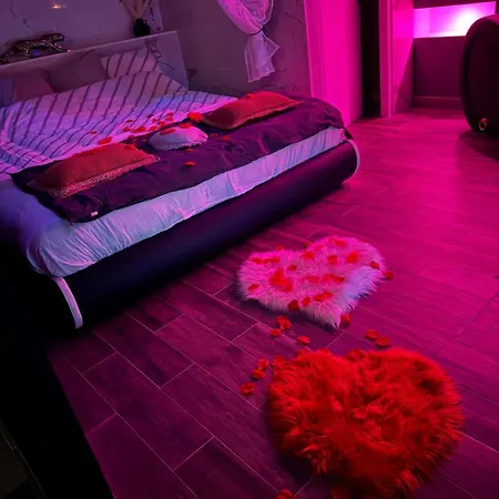 Cosy Jacuzzi Parking Privee Апартаменты *