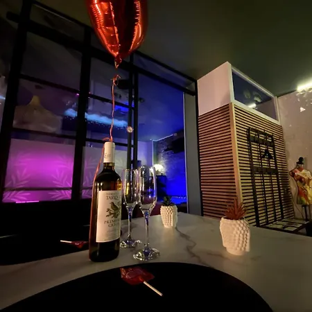 Cosy Jacuzzi Parking Privee Апартаменты *