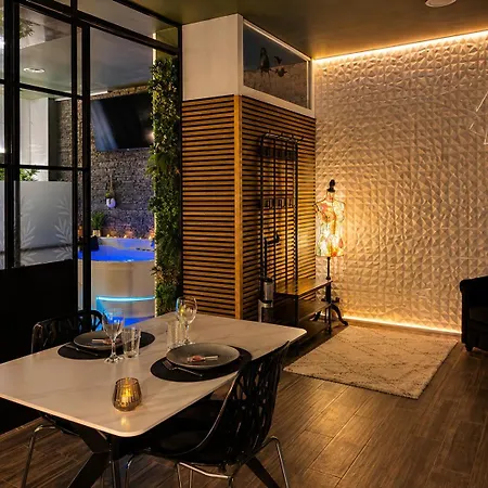 Апартаменты Cosy Jacuzzi Parking Privee *