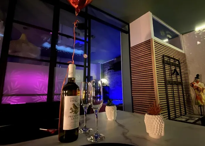 Cosy Jacuzzi Parking Privee Apartman *